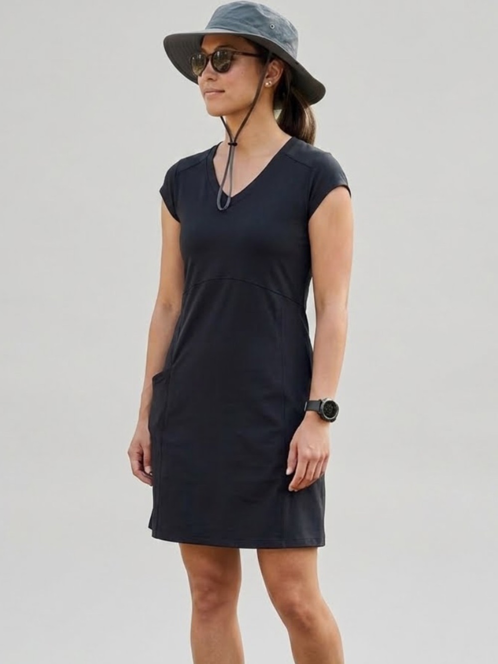 L.L. Bean Black Athletic V-neck Short-sleeve Travel Dress Athleisure Outdoor S